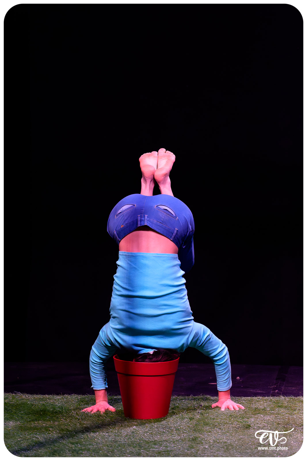 LE VERTIGE DE L'ENVERS (CIE L'ENVOLÉE CIRQUE)